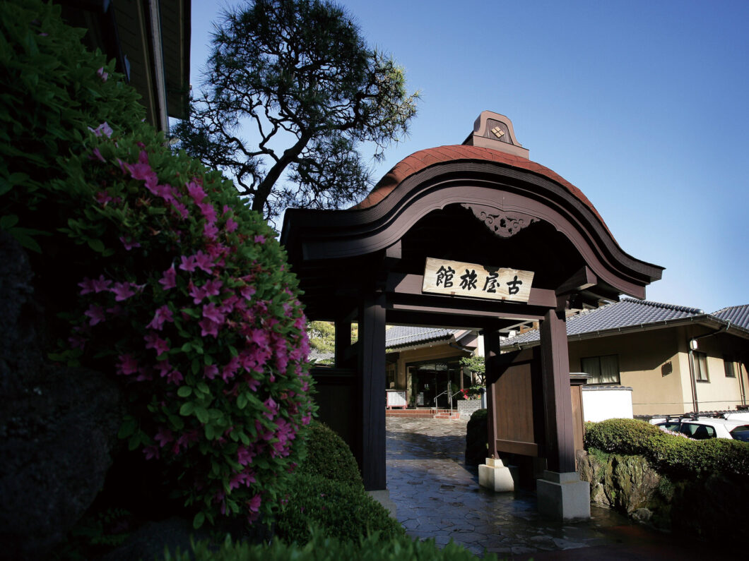 古屋旅館　武田信玄屋形門